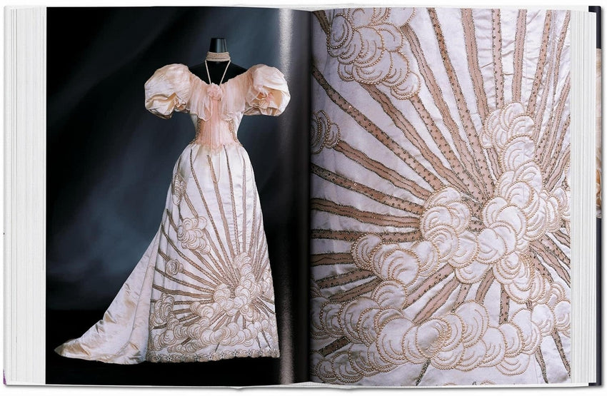 Fashion History. From the 18th to the 20th Century (Bibliotheca Universalis)