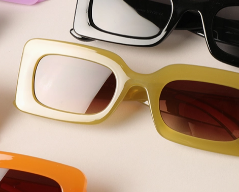 Bold Rectangular Sunglasses + sleeve